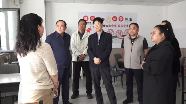市人大常委会调研我县养老产业和农...