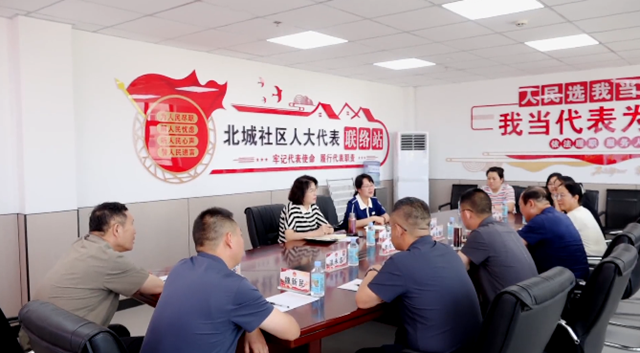 王月娥在我县北城社区人大代表联络...